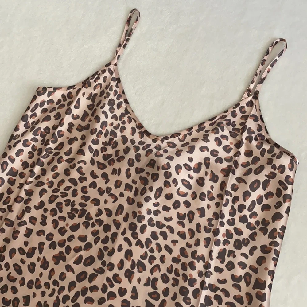 {NWT} UGG RTW | Theda Silk Slip Dress 90s Leopard Blush Animal Print (M 8-10) - Picture 7 of 15